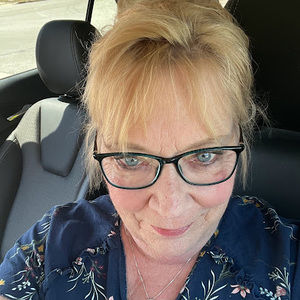 Meet your Posher, Debbie